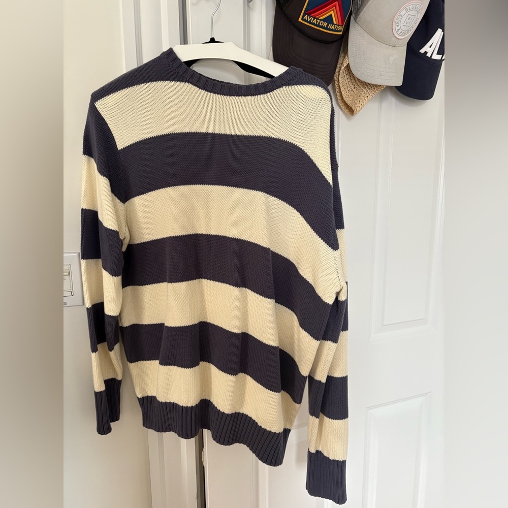 Brandy Melville sweater